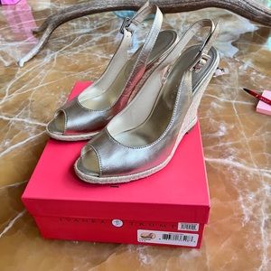 Ivanka Trump nude/gold wedges